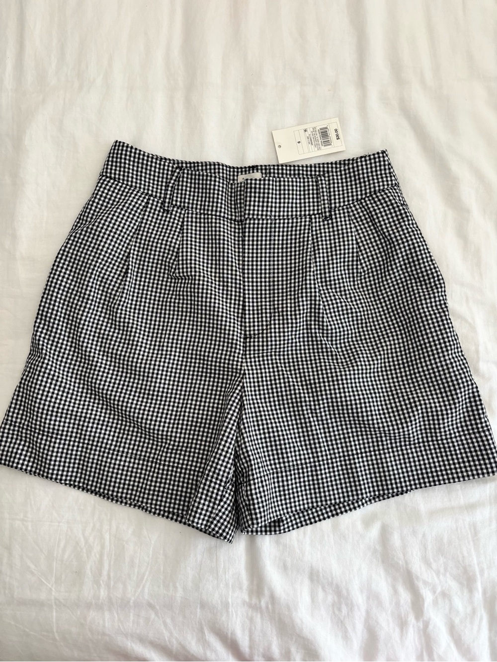 NWT Gingham shorts 🍎